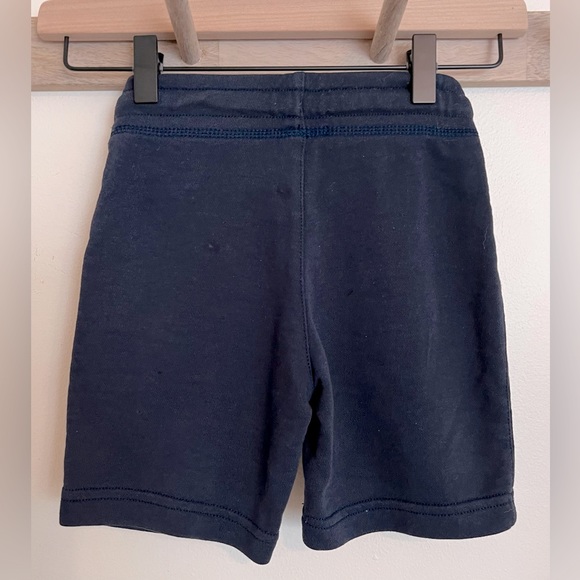 Old Navy Boys Navy Stretchy Cotton Shorts Size XS 5T - Picture 2 of 3